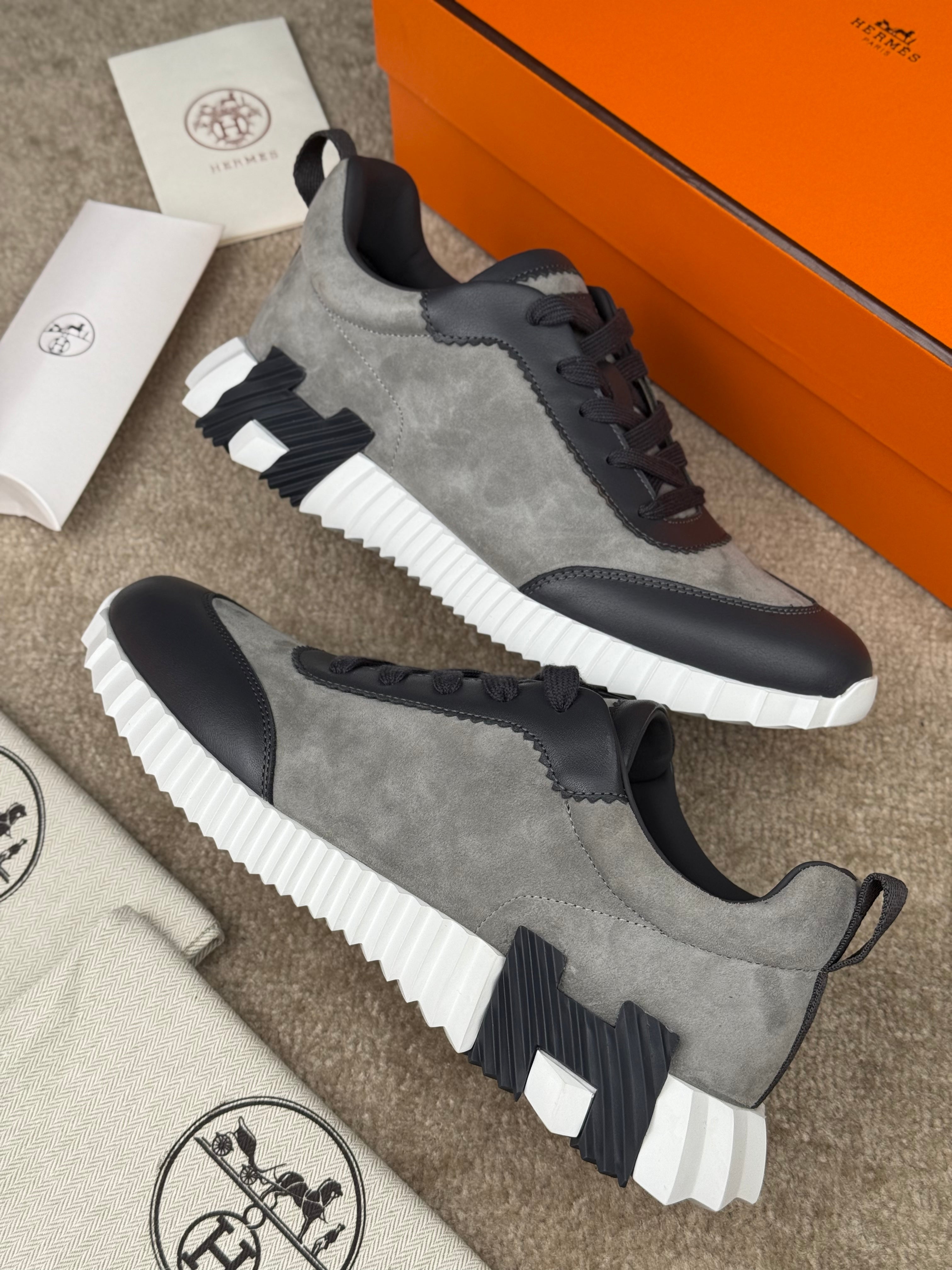 Sneakers Hrms Bouncing