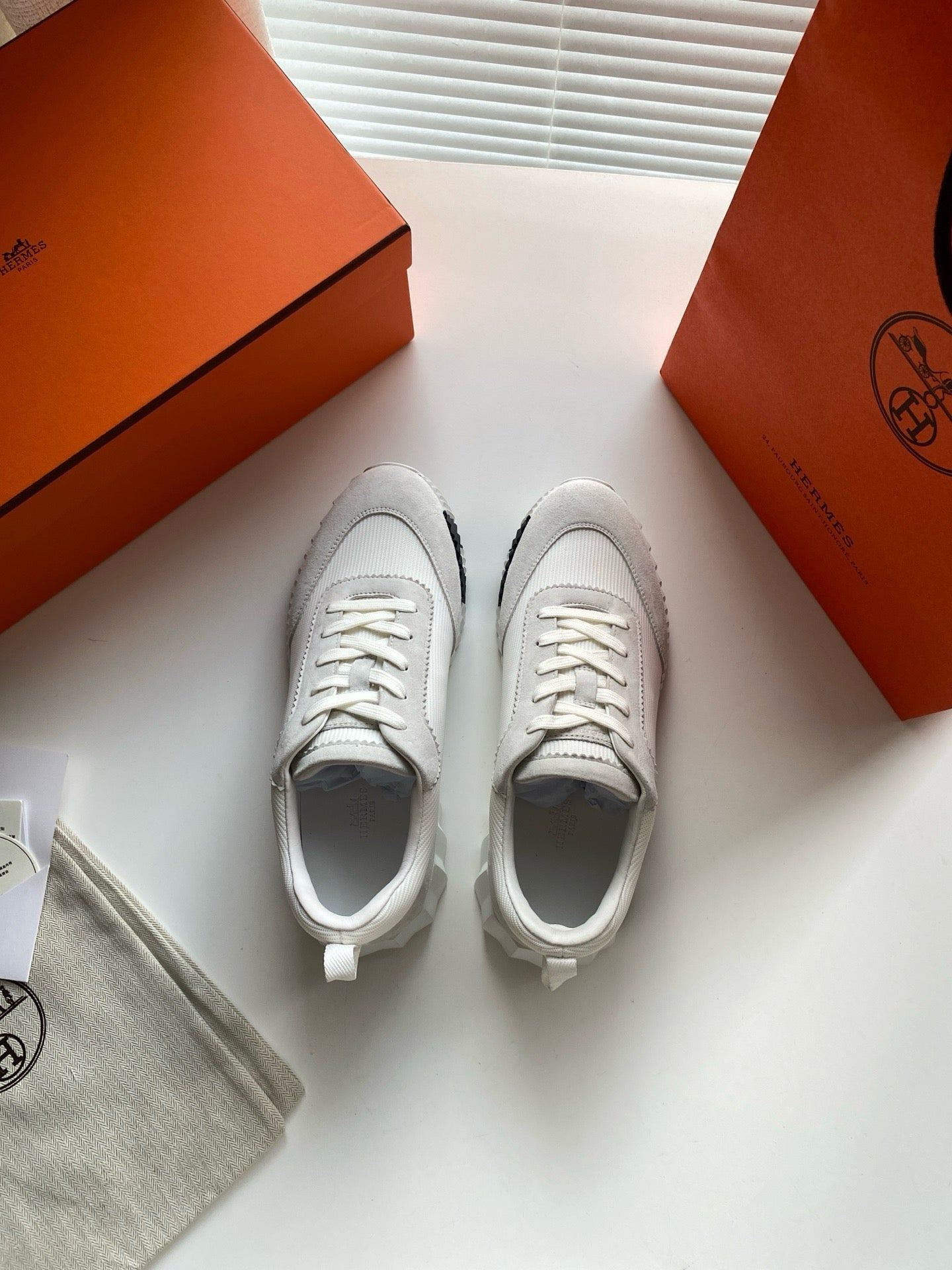 Sneakers Hrms Bouncing