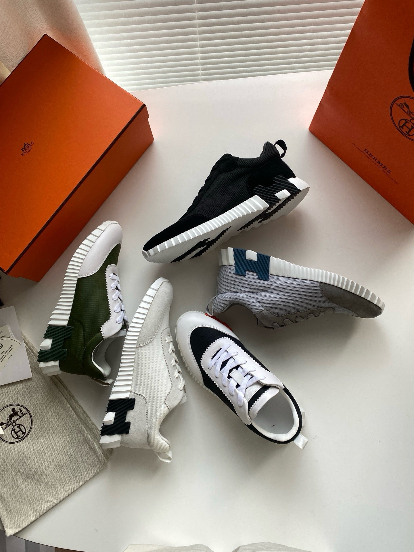 Sneakers Hrms Bouncing